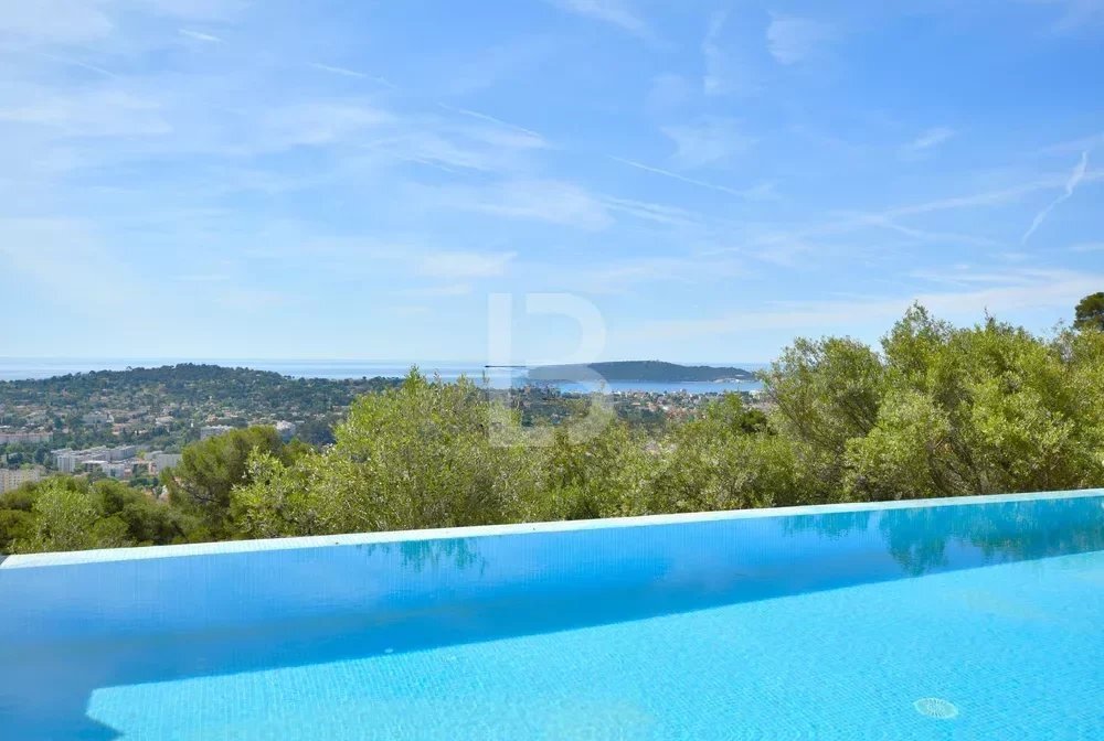 Villa For Sale With Panoramic Sea In Toulon, Provence Alpes Côte D'azur