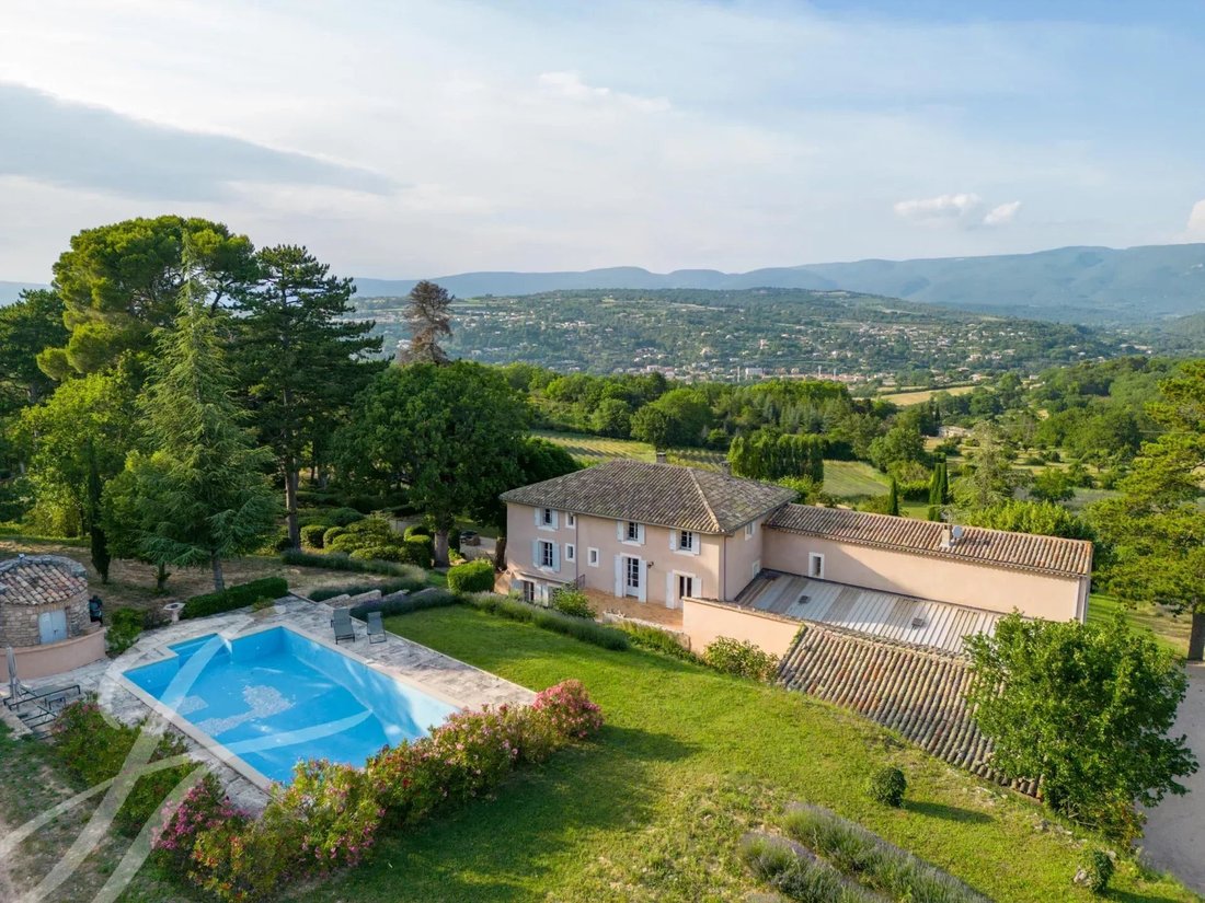 Exclusivity Exceptional Property In Saignon, Provence Alpes Côte D'azur