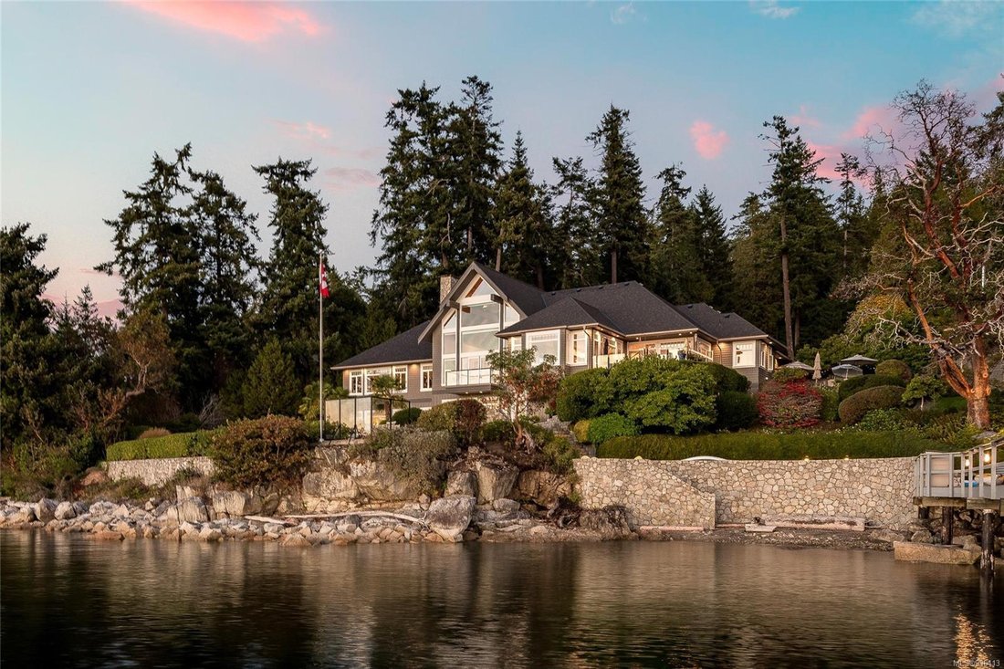 8338 West Saanich Rd, Central Saanich, In Saanichton, British Columbia