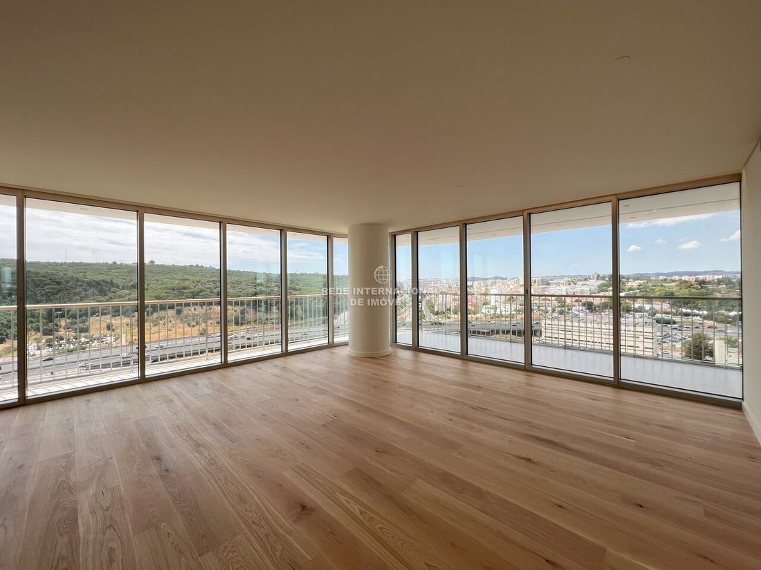 2 Bedroom Apartment, Lisboa In Lisbon, Lisbon, Portugal For Sale (13004642)