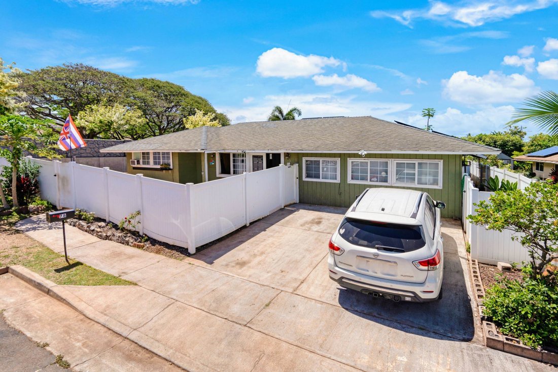 4 Bedrooms Single Family Detached In Lahaina, Hawaii, United States For