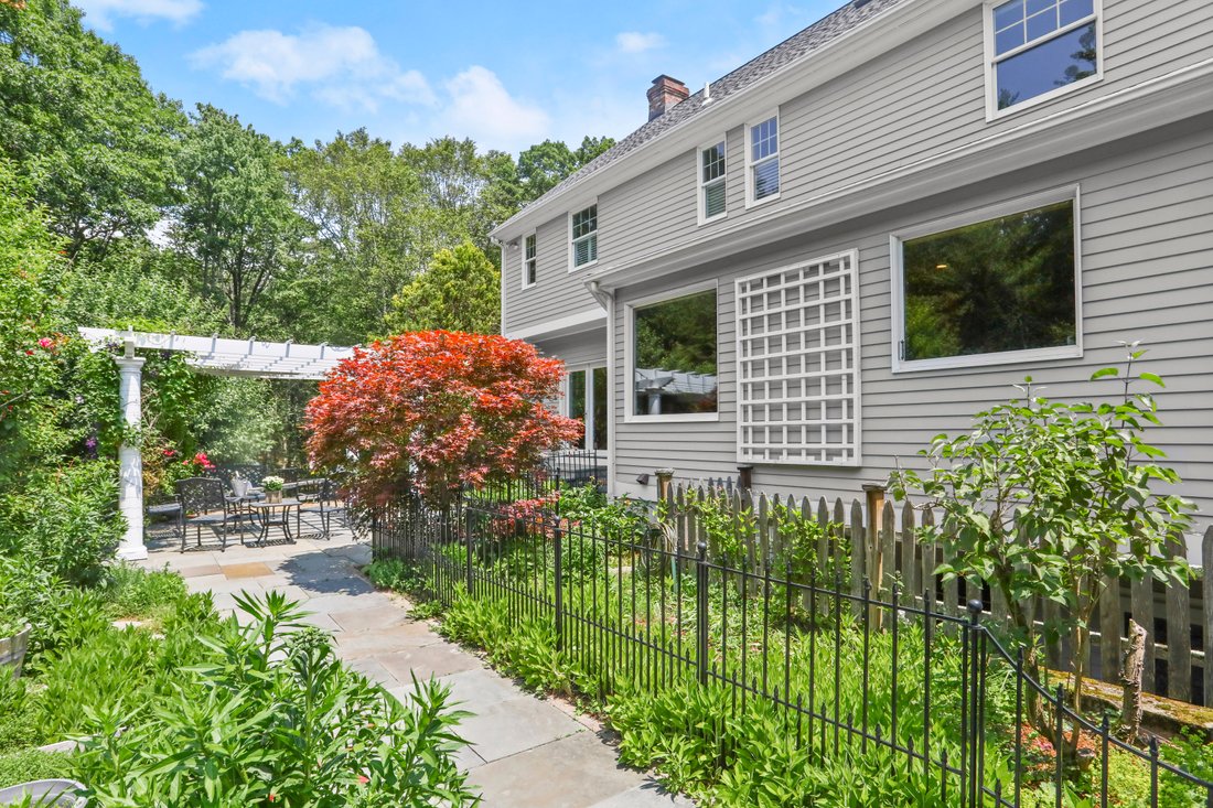 Move In Ready Colonial In Lower Weston In Weston, Connecticut, United