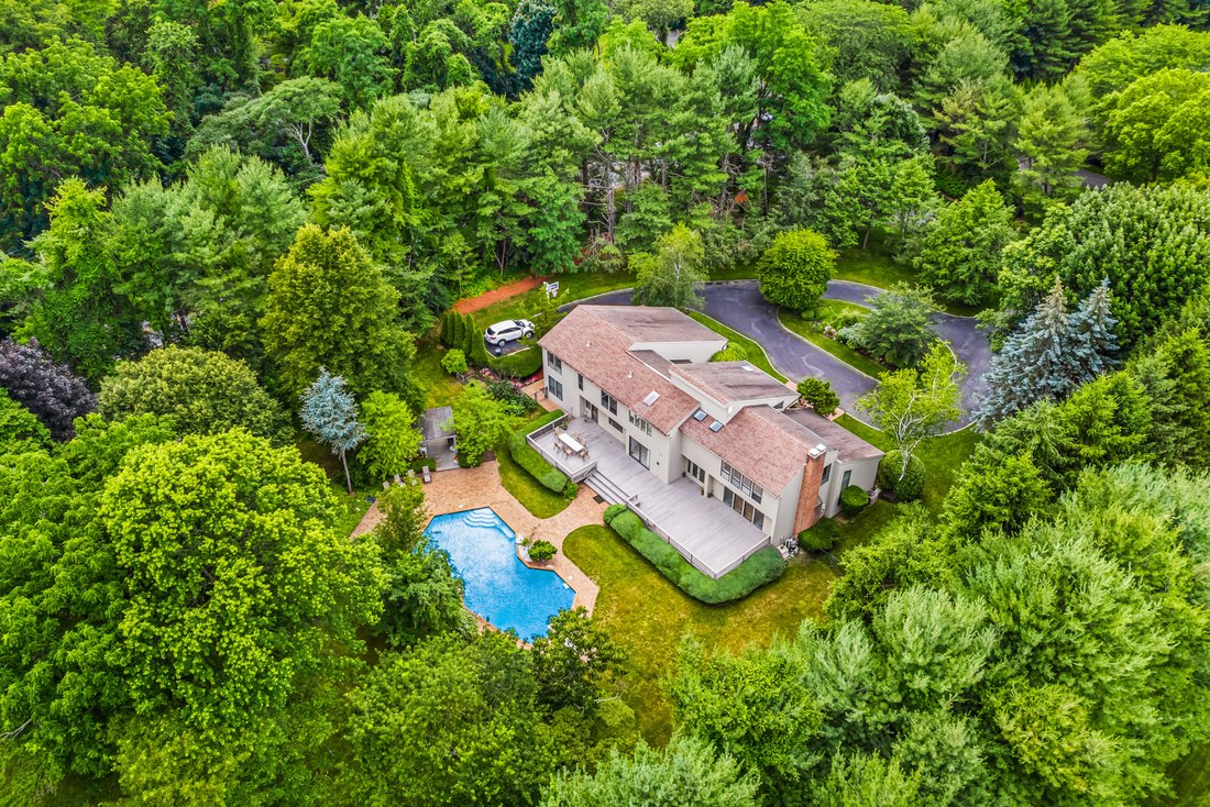 1 Meadowlark Lane, Oyster Bay Cove, In Oyster Bay Cove, New York