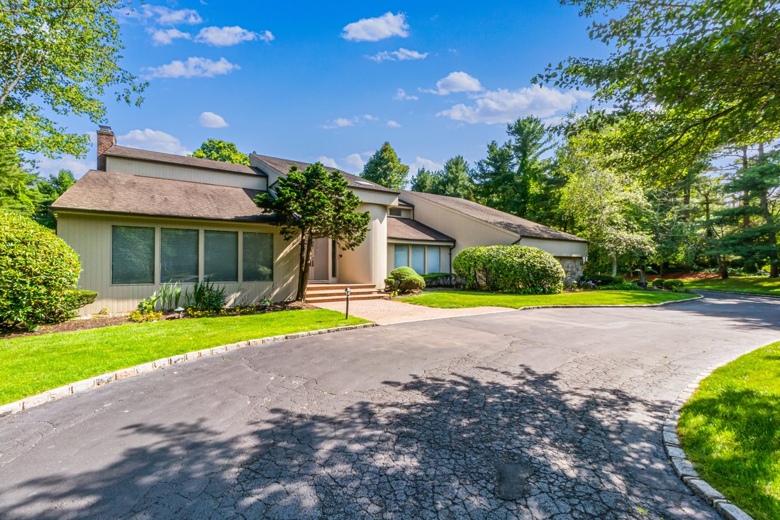 1 Meadowlark Lane, Oyster Bay Cove, In Oyster Bay Cove, New York