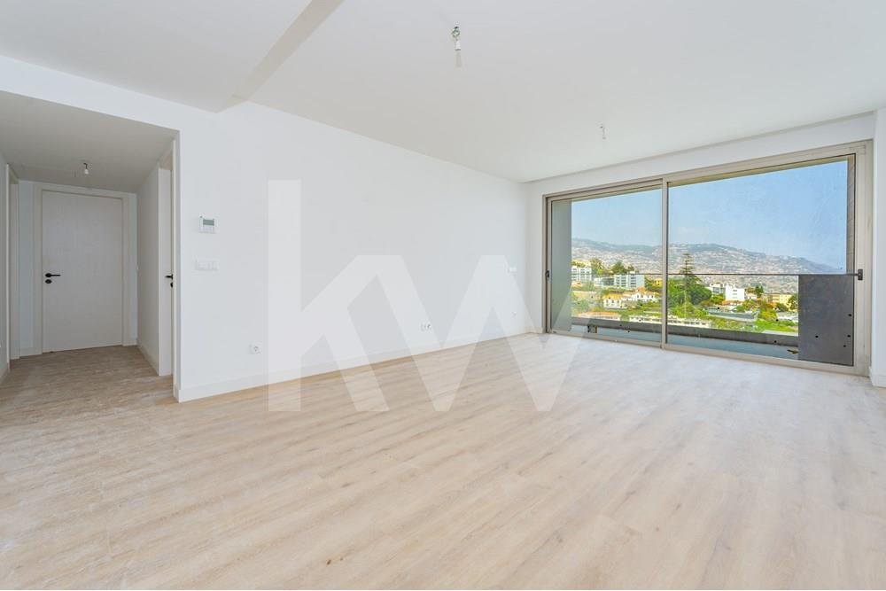 Apartamento T3 Novo Edificio The Place Virtudes In Funchal, Madeira