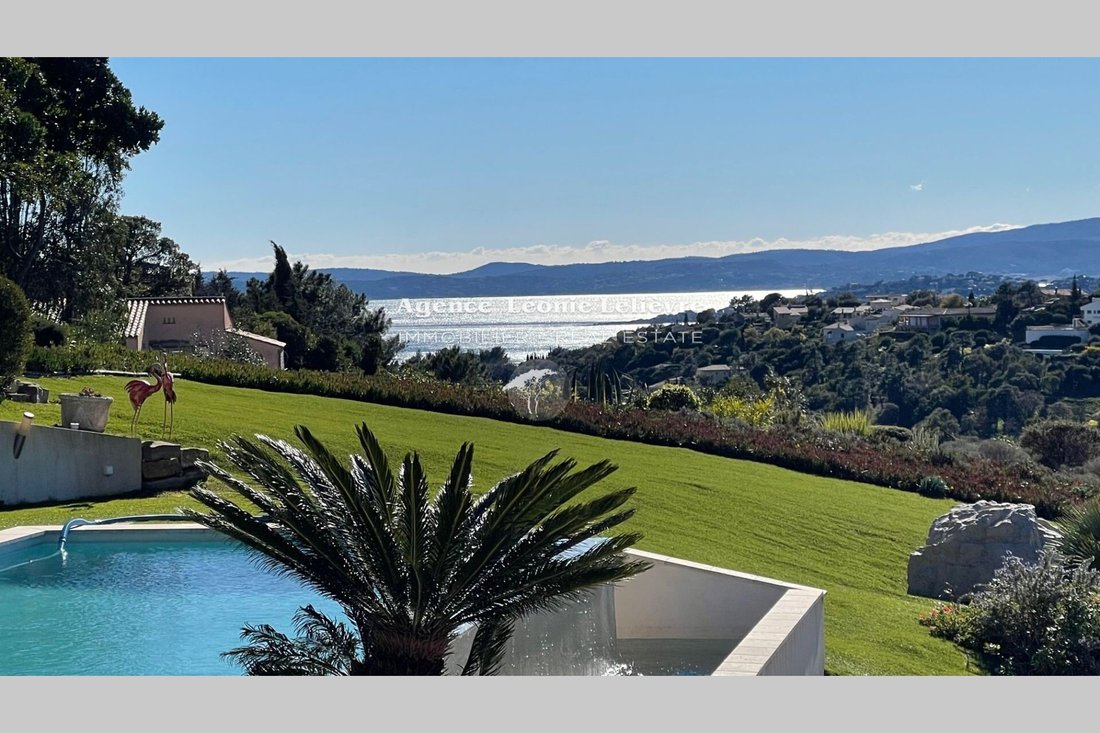 Villa in Les Issambres, Roquebrune-sur-Argens, France 3 - 12626741