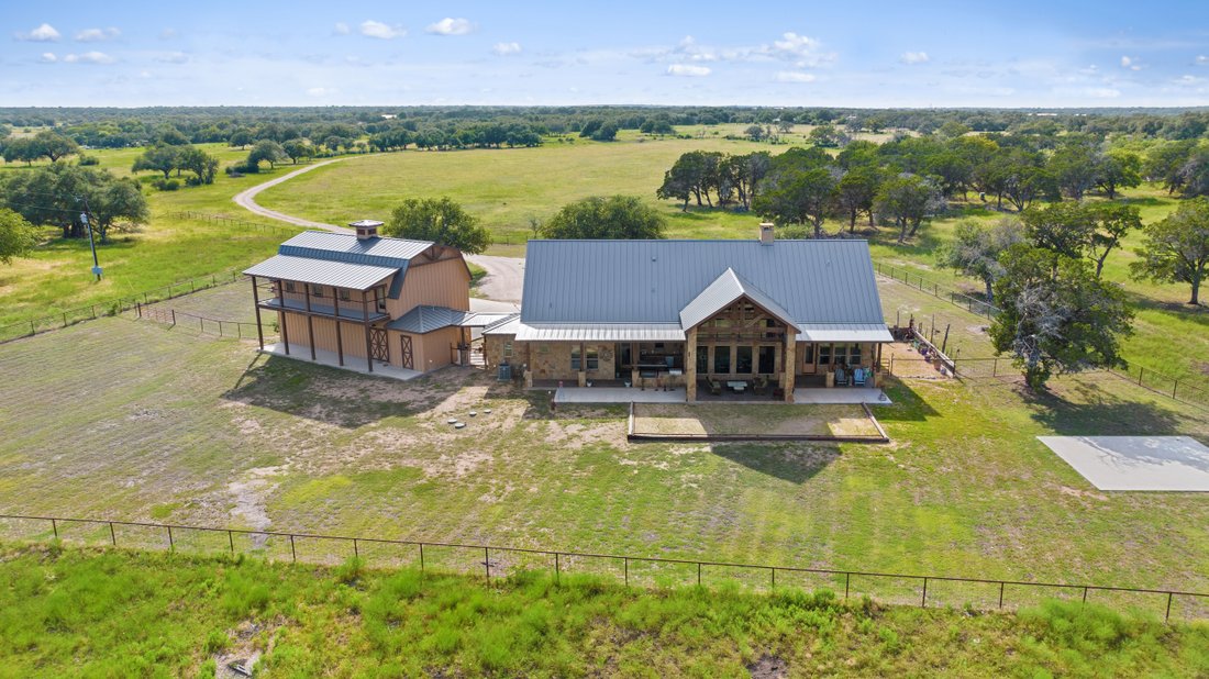 2006 County Road 112, Tx 78611 In Texas, United States