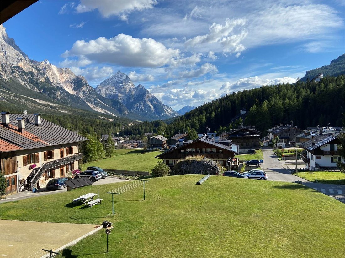 Penthouse At A Panoramic Location Available In Cortina D'ampezzo