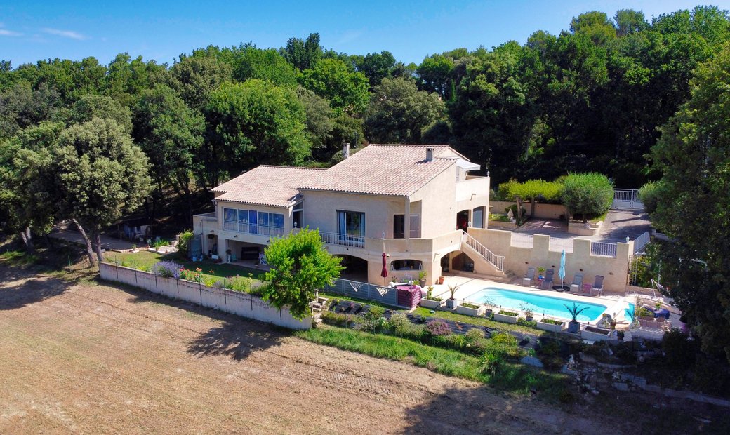 Luxury Real Estate: In La Tour D'aigues, Provence Alpes Côte D'azur ...