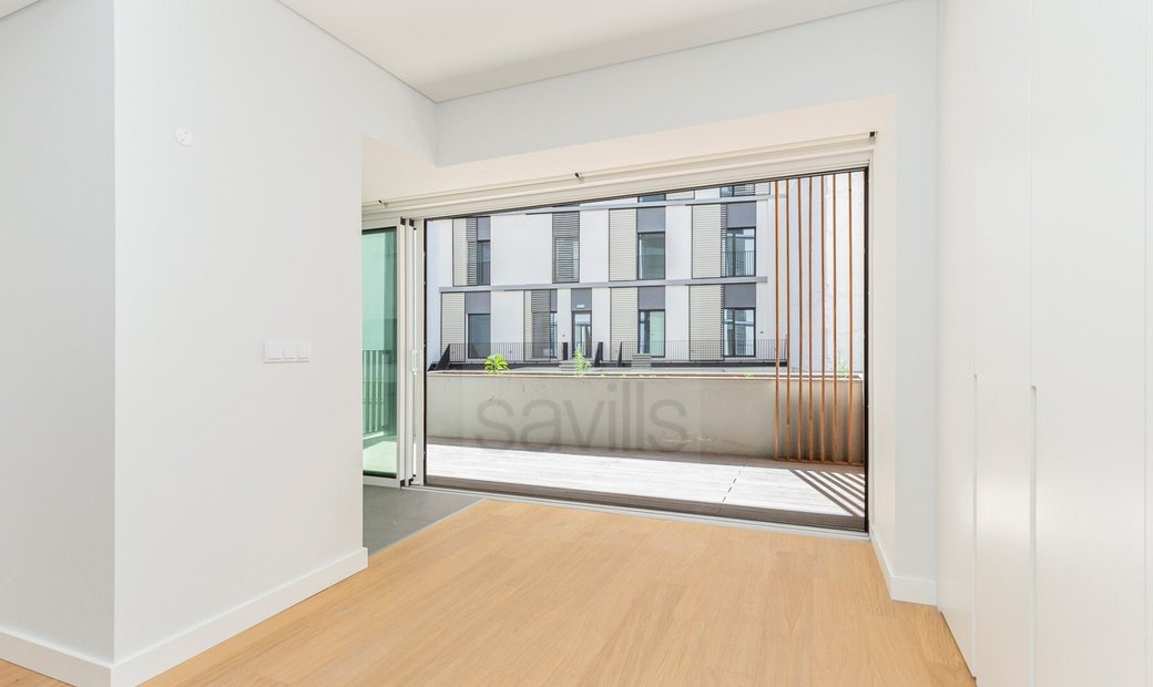 Apartment In Condo With Pool In Lisbon, Lisbon, Portugal For Sale (11989669)