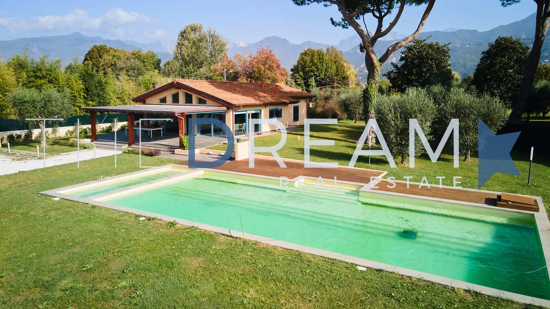 Villa in Pietrasanta, Tuscany, Italy 3 - 13018455