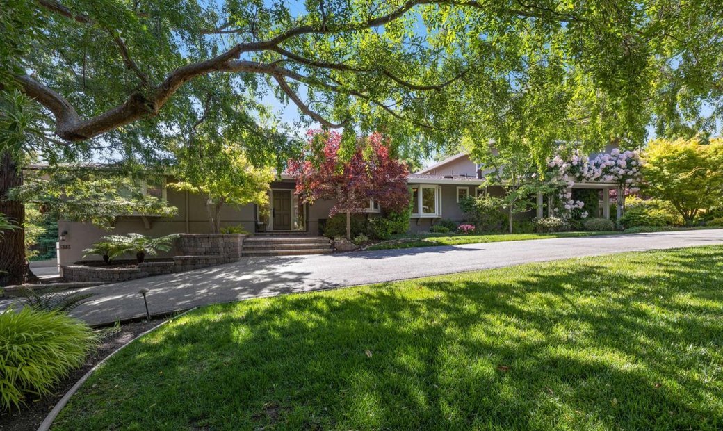 5 Bedrooms Single Family Detached In Atherton, California, United