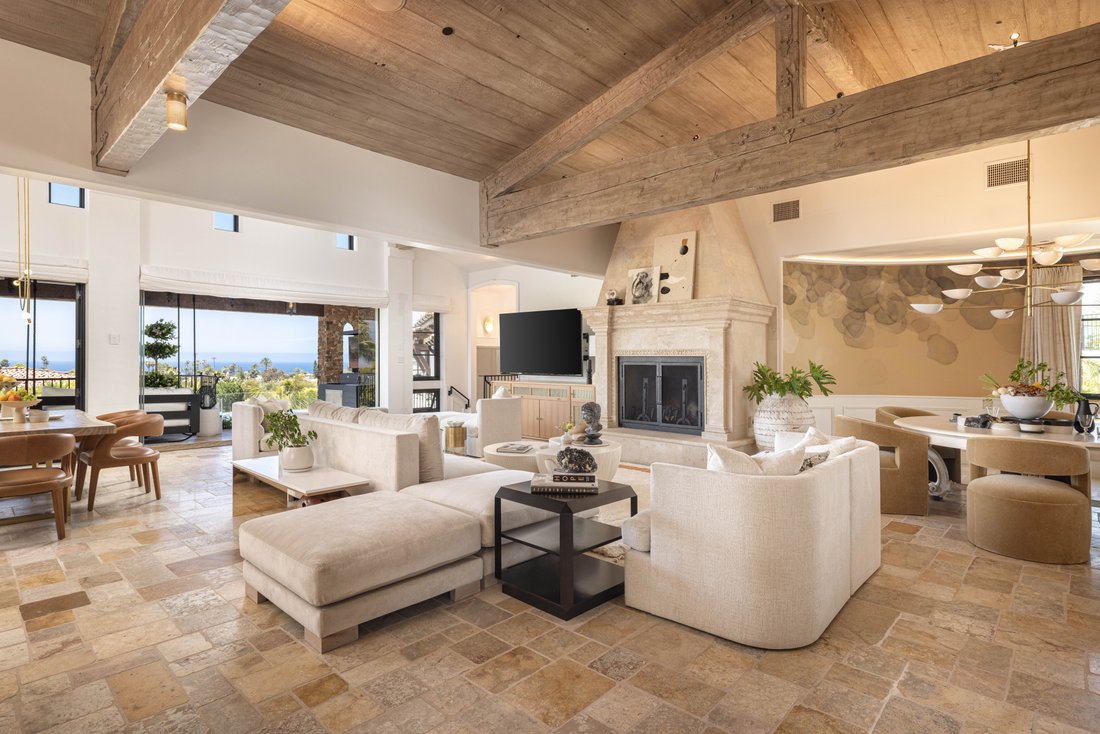 1864 Crest Drive, Encinitas, Ca 92024 In Encinitas, California, United