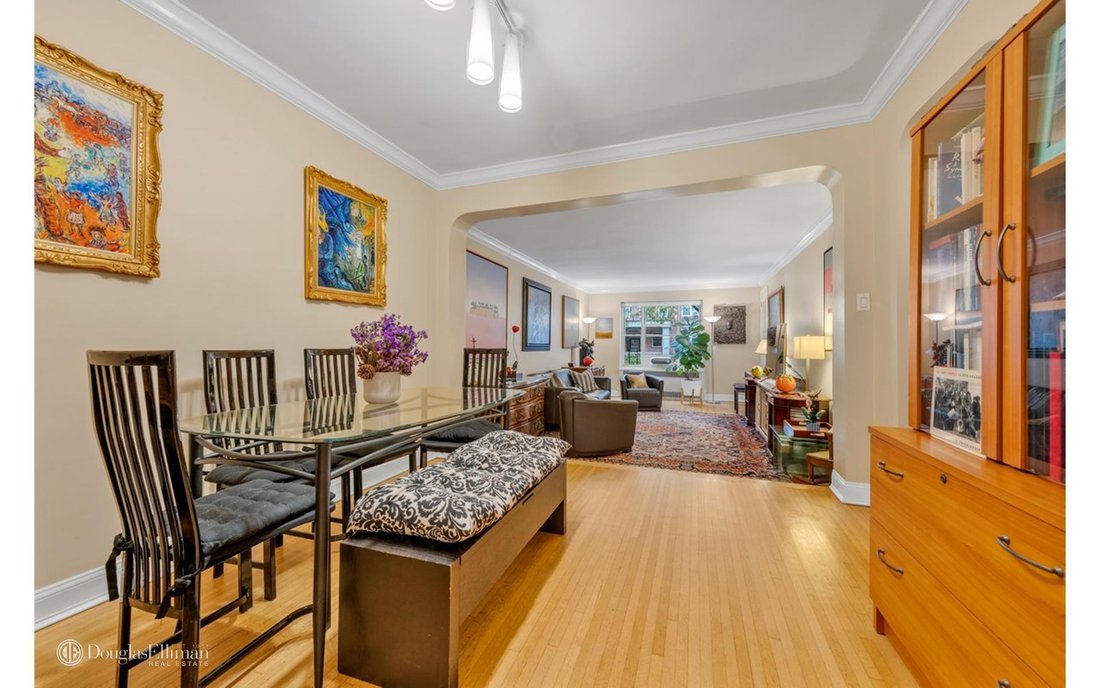 Coop Queens In New York, New York, United States For Sale (13009932)