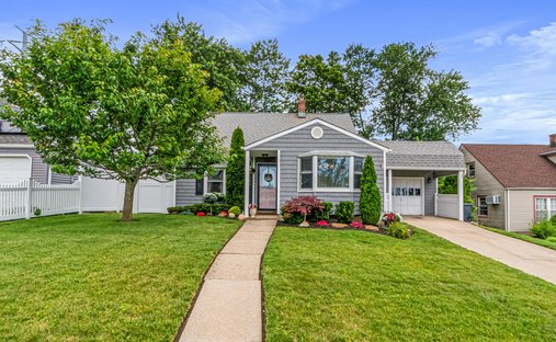 House in Levittown, New York, United States 1