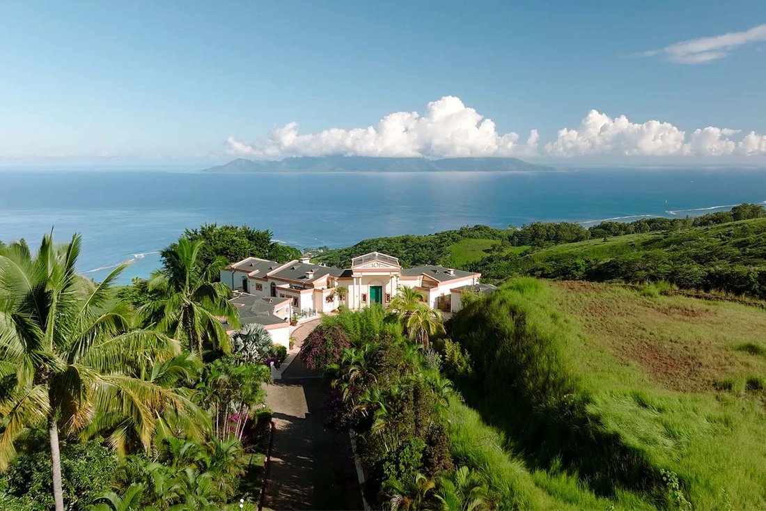 Tahiti Incredible Villa On In Puna'auia, Windward Islands, French