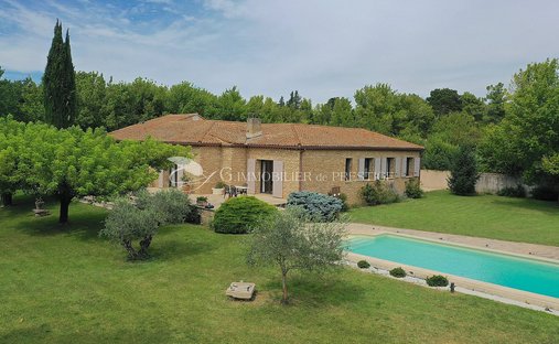Villa in Carpentras, Provence-Alpes-C�te d'Azur, France 1