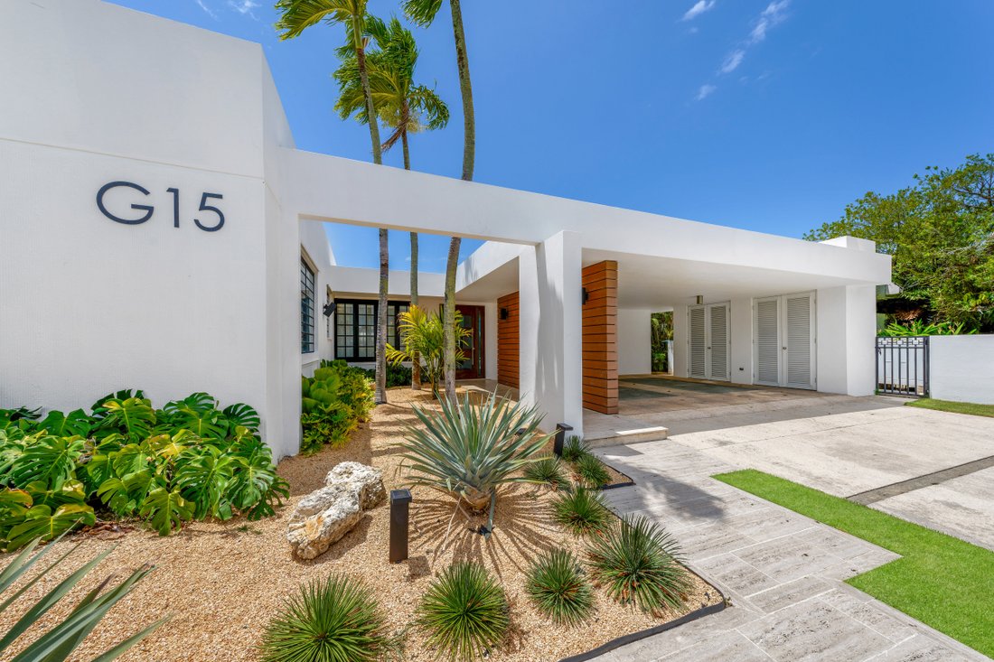 Contemporary Waterfront Home With Private In Carolina, Carolina, Puerto