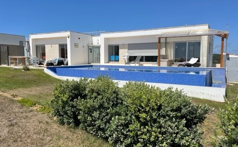 The Epitome of Modern Luxury Living - Your Dream Villa in Foz do Arelho