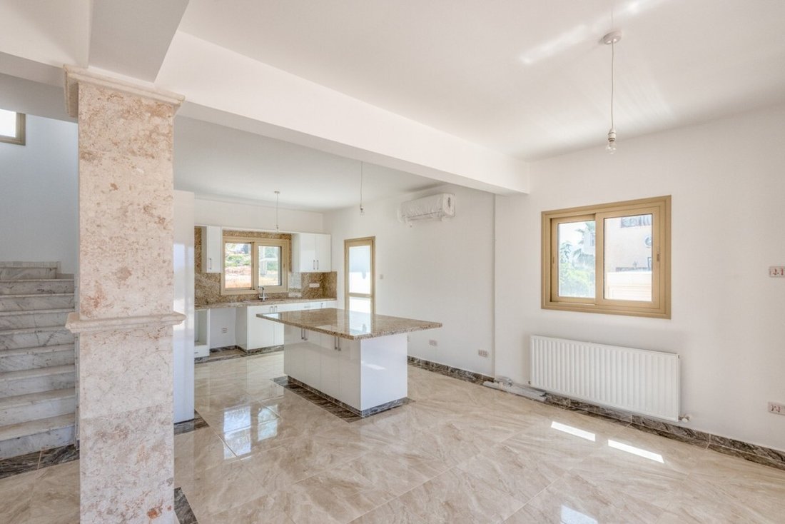 Villa in Paphos, Paphos, Cyprus 4 - 13010187