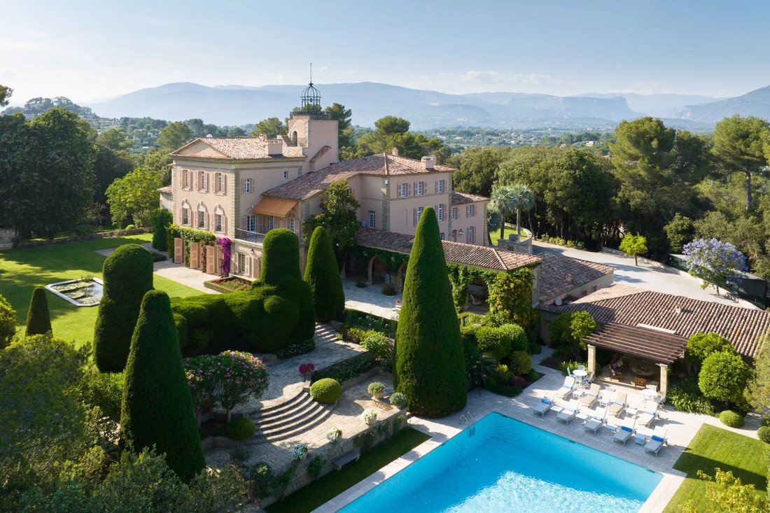 Exceptional Estate Between In Valbonne, Provence Alpes Côte D'azur ...