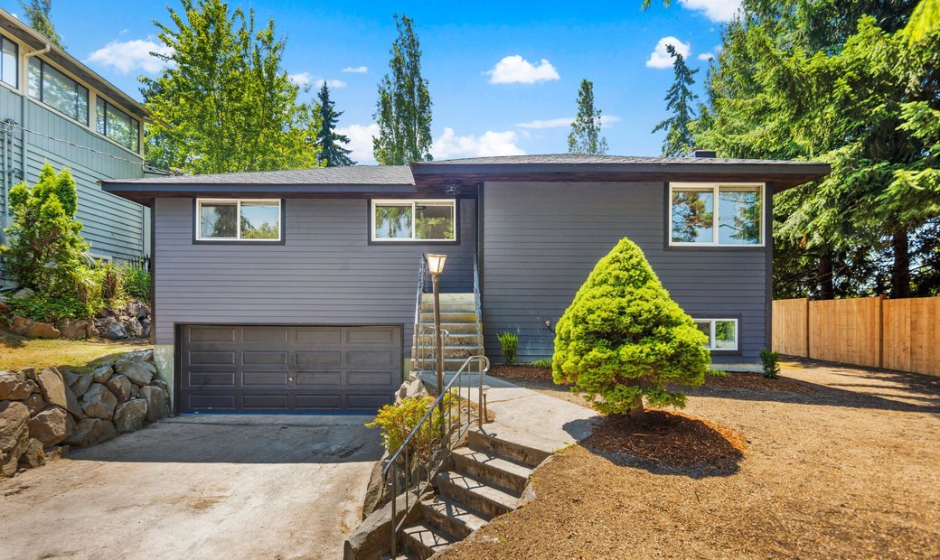 Ridgecrest Home In Lake Forest Park, Washington, United States For Sale