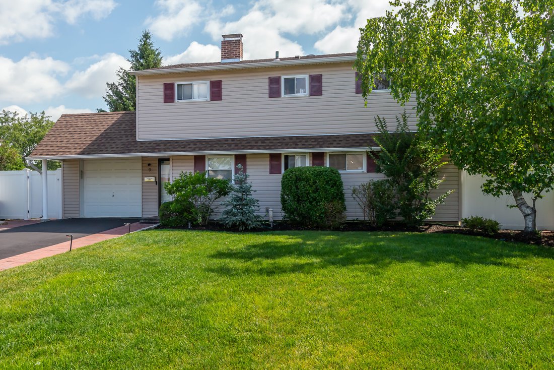 9 Foster Lane, Westbury, Ny, 11590 In Salisbury, New York, United