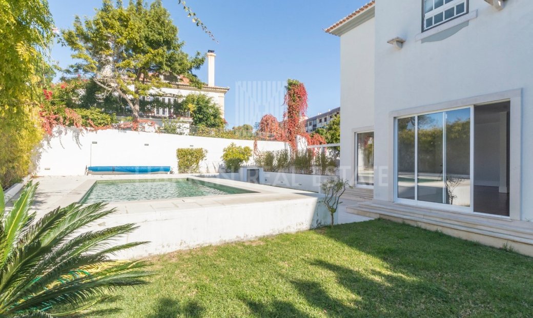 Unparalleled Estate In Estoril, Portugal: 717m² In Estoril, Lisbon