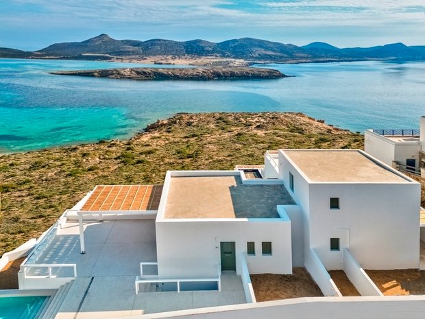 Luxury seafront houses for sale in Antiparos, Decentralized ...