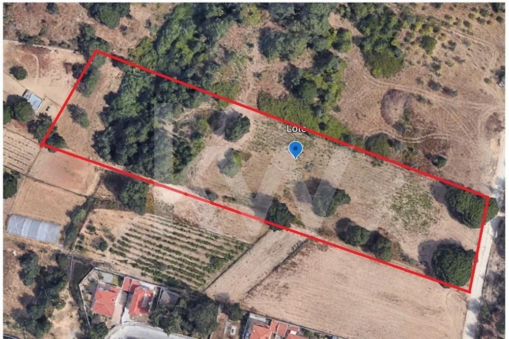 Land for sale in Sesimbra, Portugal — €400,000