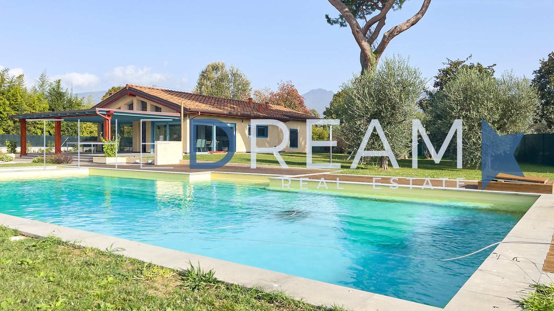 Villa in Pietrasanta, Tuscany, Italy 2 - 13018455