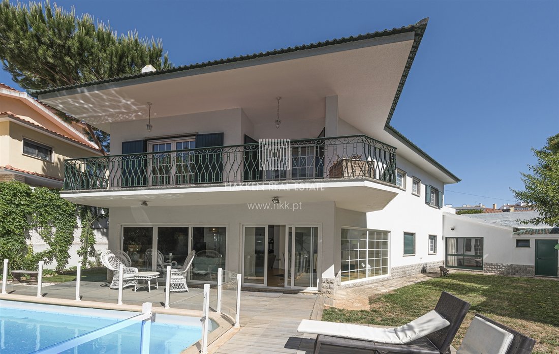 6 Bedroom Villa With Pool In Junqueiro In Carcavelos, Lisbon, Portugal
