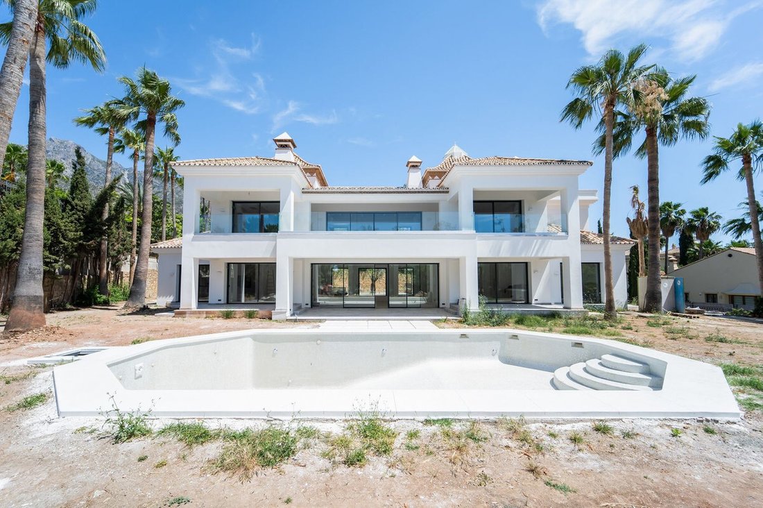 Villa in Marbella, Andalusia, Spain 5 - 13021982