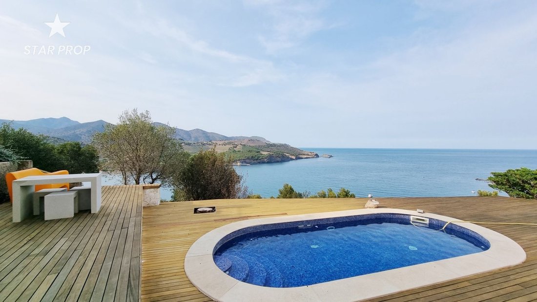 Llançà Villa In Llançà, Catalonia, Spain For Sale (13022139)