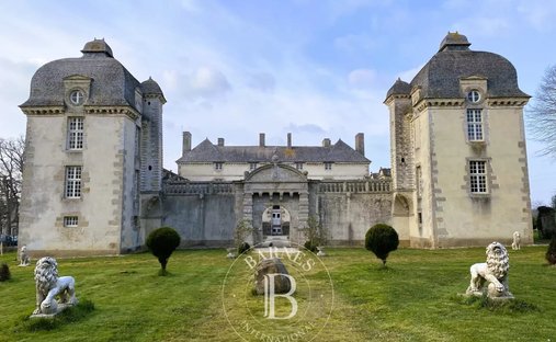 Luxury castles with garden for sale in Évran, Brittany, France ...