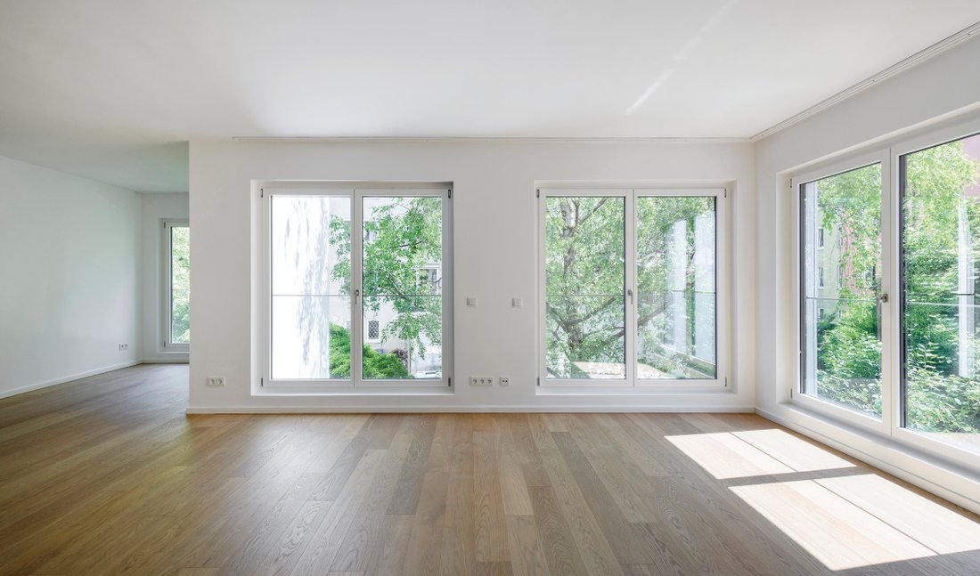 Spacious 4 Room Apartment With Designer Furnishings In Munich, Bavaria