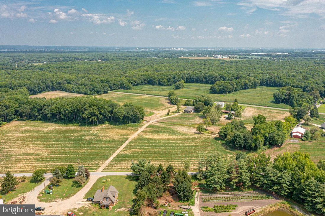 4 Bedrooms Farm/Ranch In Penns Grove, New Jersey, United States For