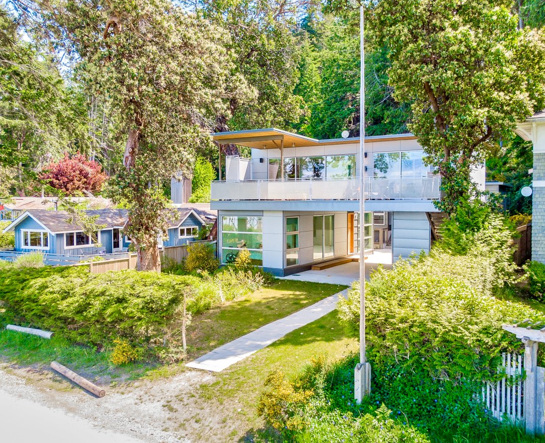 Contemporary West Coast Waterfront Retreat On In Lund, British Columbia