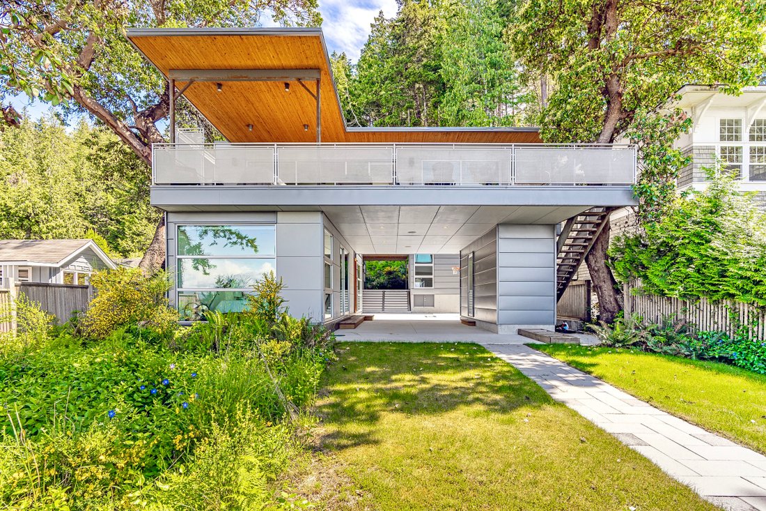 Contemporary West Coast Waterfront Retreat On In Lund, British Columbia, Canada For Sale (13024342)