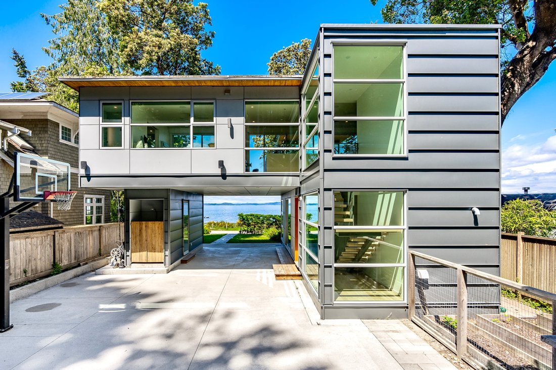 Contemporary West Coast Waterfront Retreat On In Lund, British Columbia, Canada For Sale (13024342)