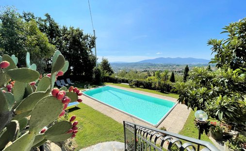 Country House in Center, Pescia, Tuscany 1
