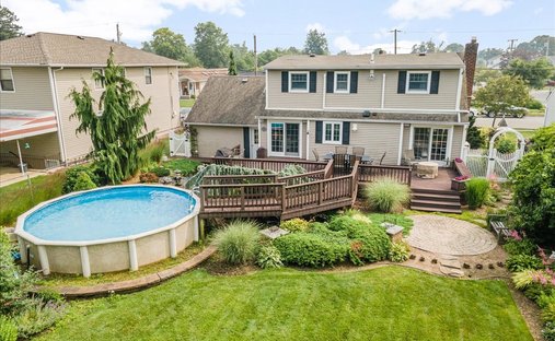House in Bethpage, New York, United States 1