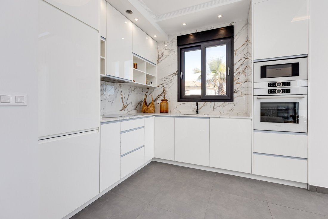 Villa in Torrevieja, Valencian Community, Spain 4 - 13024425