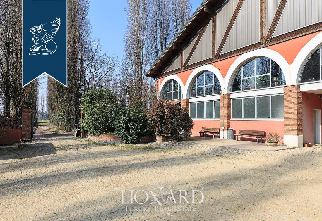 Villa in Novegro-Tregarezzo, Milano San Felice, Lombardy 4 - 13024905
