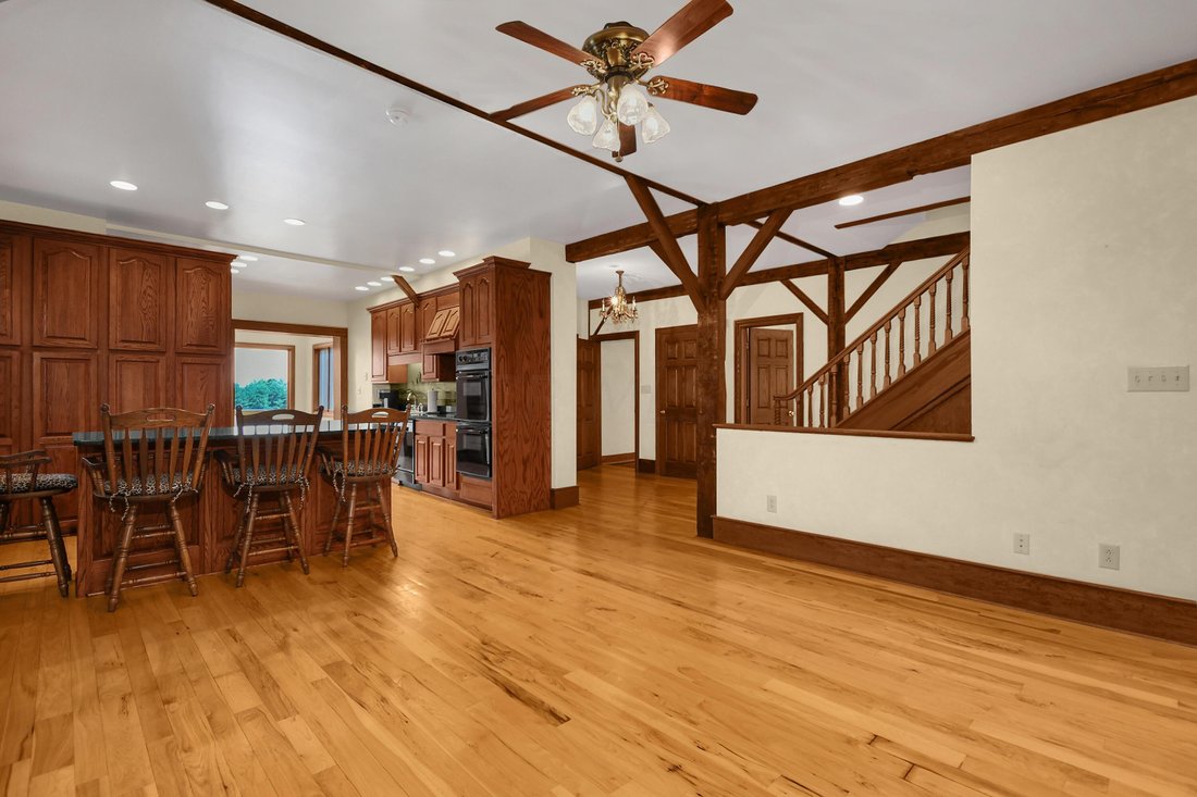 6 Bedrooms Single Family Detached In Millersport, Ohio, United States