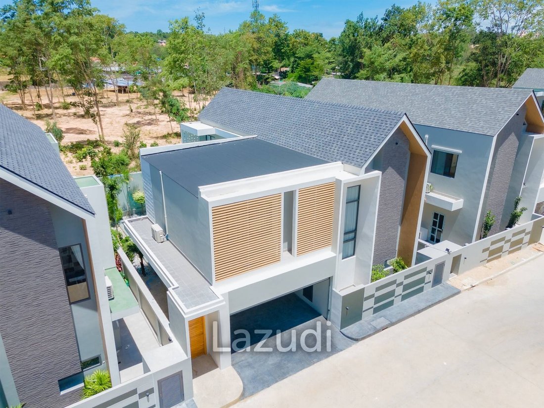 Villa in Pattaya City, Chon Buri, Thailand 1 - 13025567