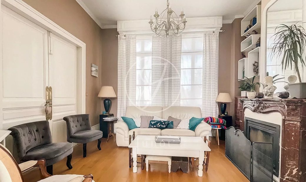 Maison Arras 8 Pièce(s) 183 M2 In Arras, Hauts De France, France For