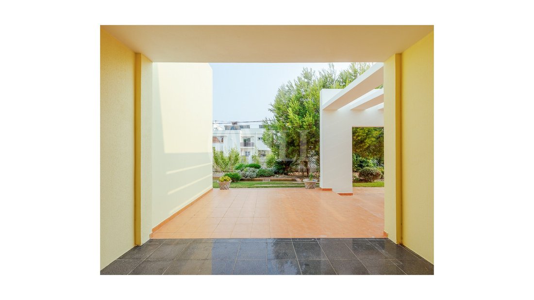 4 Bedroom Single Storey Villa In Carcavelos, In Carcavelos, Lisbon