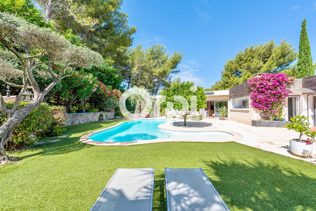 House in Le Revest-les-Eaux, Provence-Alpes-Côte d'Azur, France 2 - 13026956
