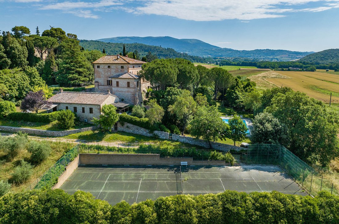 La Rocca d’Umbria: A 12th-Century Fortress Reborn in Golden Light